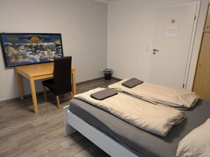 2 bedrooms, desk, free WiFi, bed sheets