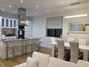 House | Dining