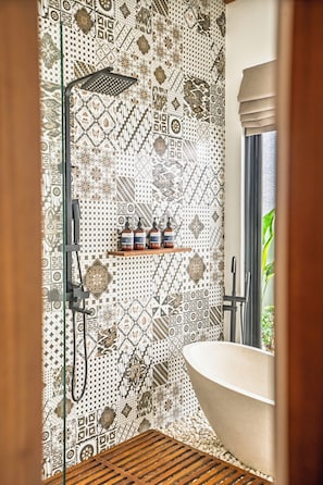 Villa | Bathroom