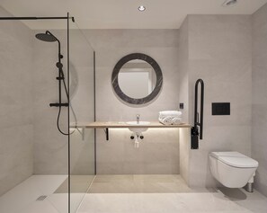 Family Room | Bathroom - Hotel Pakeleku (Urnieta)