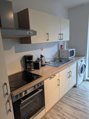 Refrigerador, microondas, horno, placa de cocina