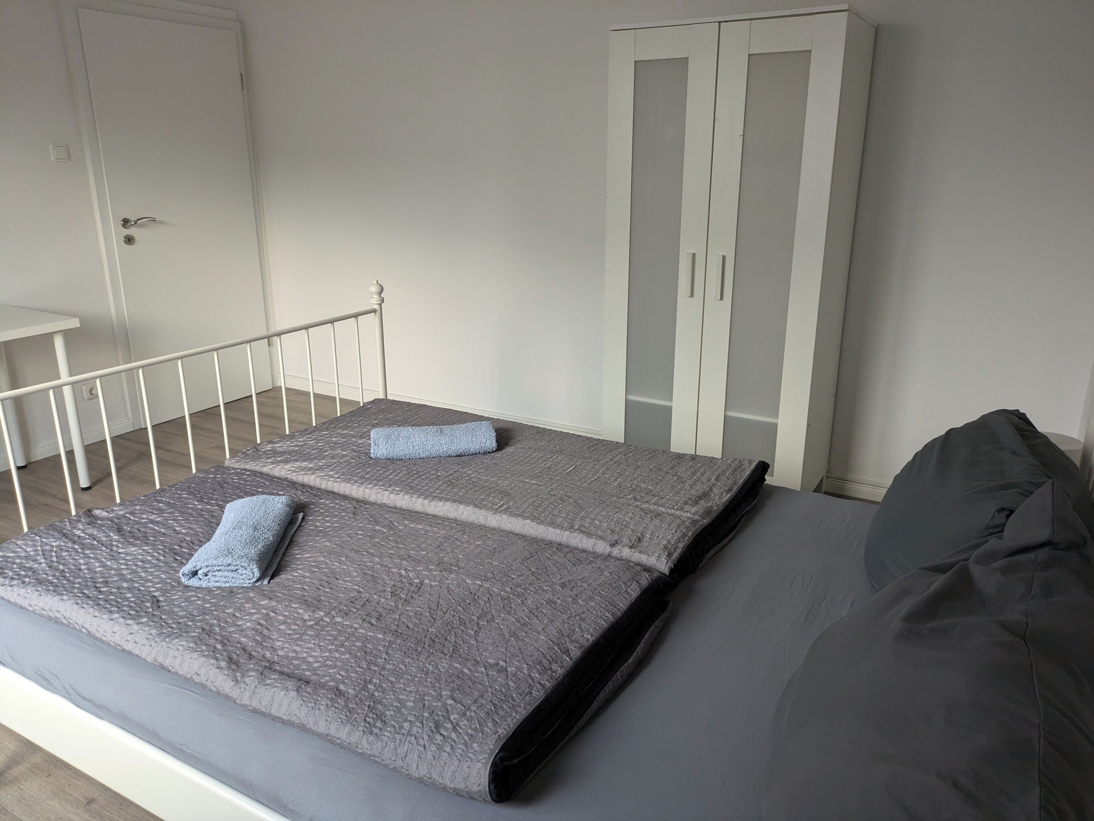 2 Schlafzimmer, Schreibtisch, kostenloses WLAN, Bettwäsche