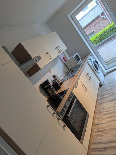 Moderne Ferienwohnung mit Balkon: Ideal für Paare & Familien