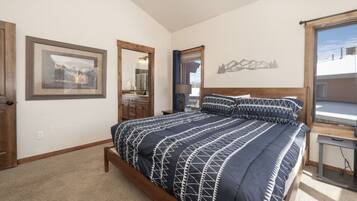 3 bedrooms, iron/ironing board, travel cot, free WiFi