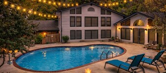 7 bedroom Buckhead Oasis