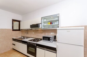 Apartment (A1) | Private kitchen - Apartment Rustic (Jelsa)