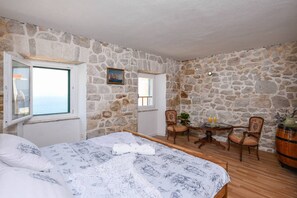 3 soverom, strykejern/-brett, wi-fi og sengetøy