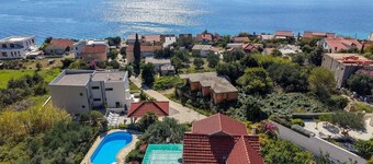 Beautiful Holiday Home with Pool and Sea View!