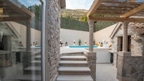 A heated pool - Luxuriously equipped holiday home (Orebic)