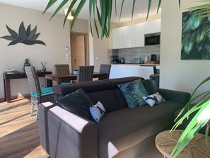 Fernseher, Tischtennisplatte