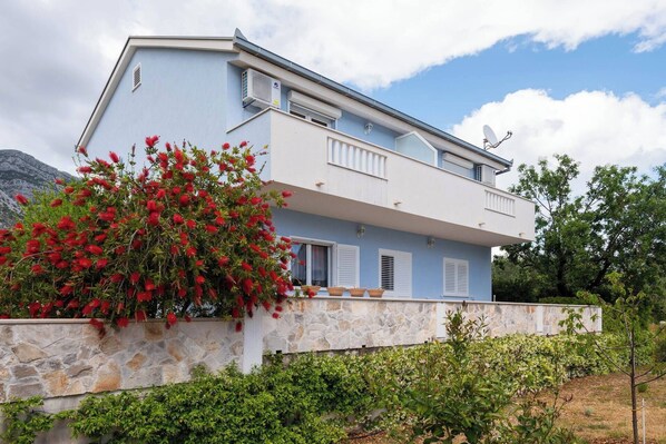 Exterior - Wonderful Apartment in a quiet street! (Orebic)