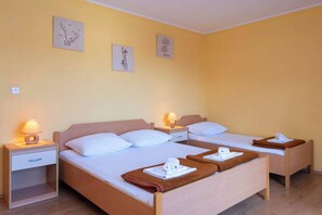 1 bedroom, iron/ironing board, WiFi, bed sheets