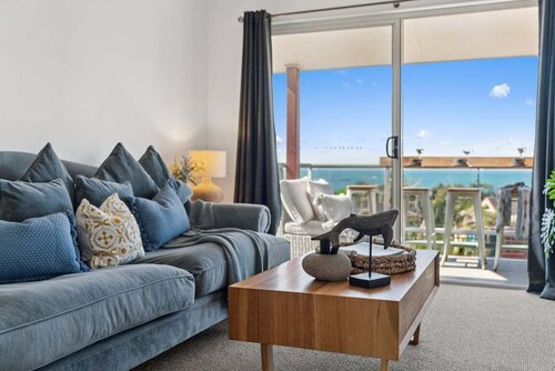 Ocean Edge at Sapphire Beach Coastal Charm & Ocean Views in Aqua Luna Resort