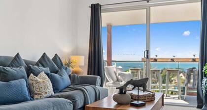 Ocean Edge at Sapphire Beach Coastal Charm & Ocean Views in Aqua Luna Resort