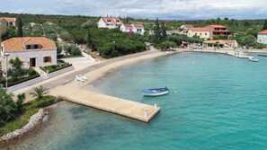 On the beach - Beautiful beachfront Villa with swimming pool! (Loviste)