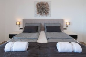 4 chambres, fer et planche à repasser, Wi-Fi, draps fournis