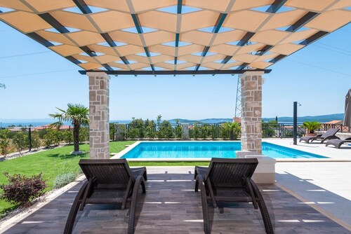 Beautiful Villa Aria with swimming pool and panoramic sea-view!
