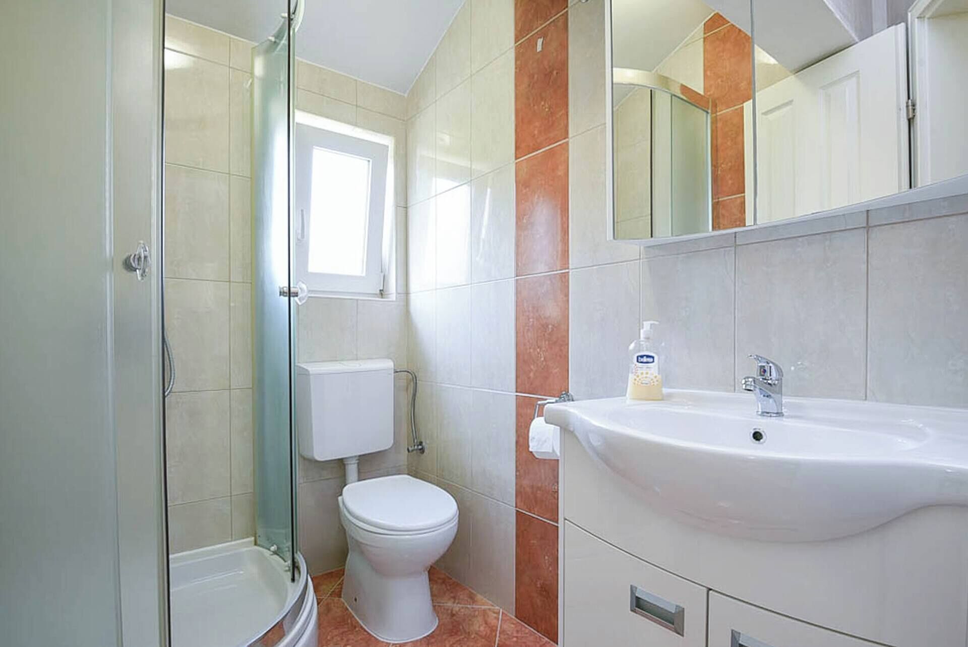 Apartments Andrija / Apartment Andrija 4+2 - Trappano