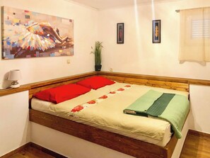 3 quartos, ferros/tábuas de passar roupa, Wi-Fi, roupa de cama