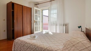 2 bedrooms, iron/ironing board, WiFi, bed sheets - Great 2-Bedroom Apartment for up to 6 persons (Orebic)