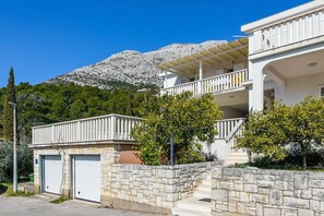 Exterior - Charming Studio Apartment with Sea View (Orebic)