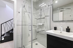 Hair dryer, towels