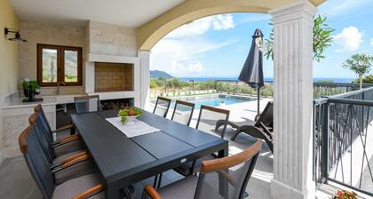 Great Holiday Villa Perla with pool and magnificent sea-view!