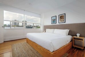 3 bedrooms, desk, iron/ironing board, travel cot