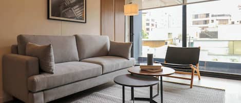 テレビ、書斎 / ワークスペース