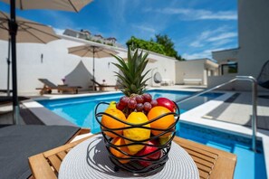 Pool - 2-Bedroom Holiday Apartment with Pool (Orebic)
