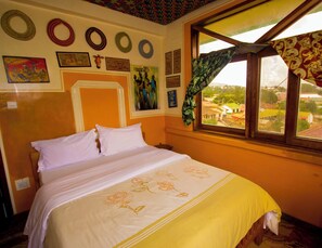 Habitación doble Confort, vista al jardín | Escritorio, espacio para trabajar con laptop y wifi gratis 