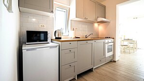 Fridge, microwave, oven, stovetop - Beautiful Studio Apartment for a great vacation near the sea. (Orebic)