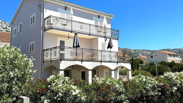 Exterior - Bright and Welcoming Apartment for an Unforgettable Seaside Vacation (Orebic)