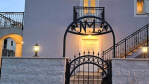 Exterior detail - Bright and Welcoming Apartment for an Unforgettable Seaside Vacation (Orebic)