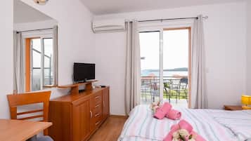 1 bedroom, WiFi, bed sheets