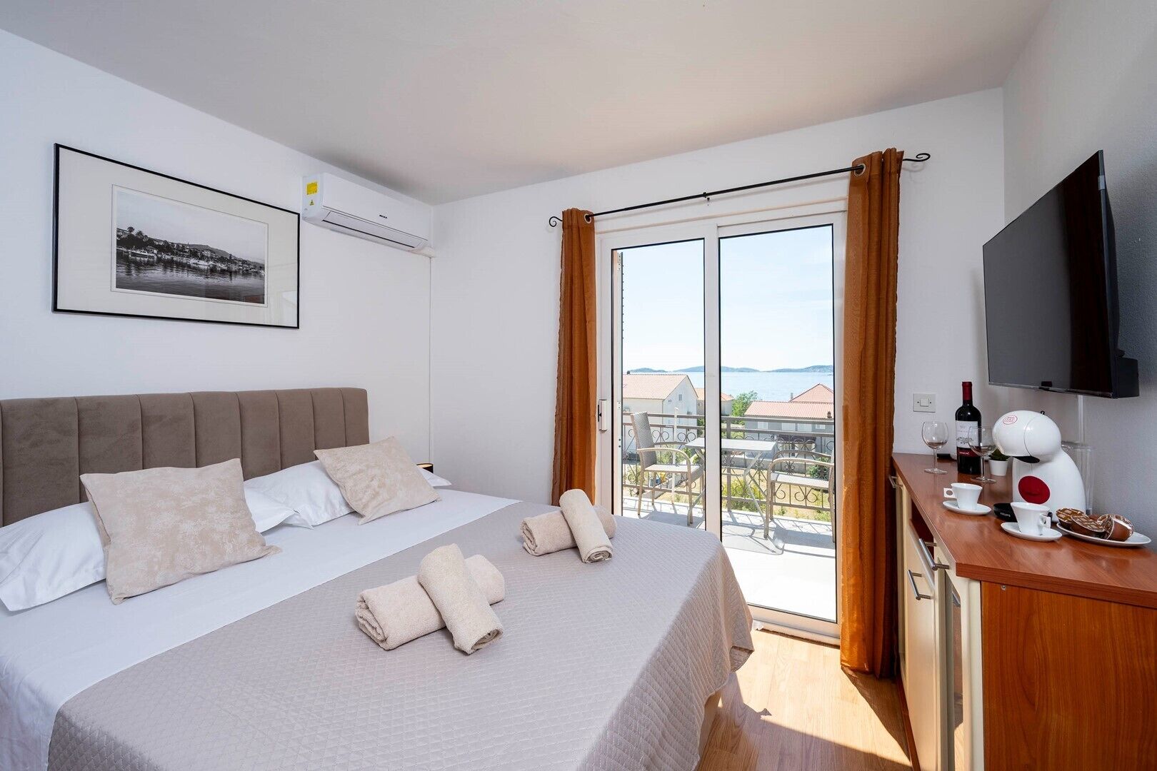 1 bedroom, WiFi, bed sheets
