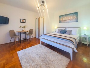 1 bedroom, iron/ironing board, WiFi, bed sheets