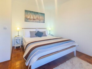 1 bedroom, iron/ironing board, WiFi, bed sheets - Great Studio Apartment with excellent location, just 50m from the sea! (Viganj)