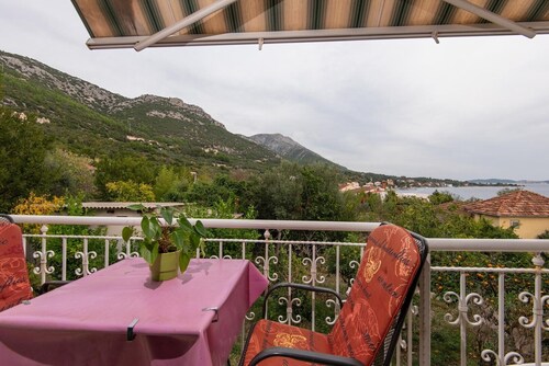 Great Studio Apartment with excellent location, just 50m from the sea!