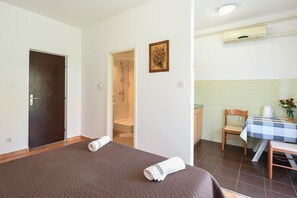 1 bedroom, WiFi, bed sheets - Studio Apartment Xenia #4 (Orebic)