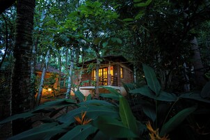 Premium Plantation Cottage With Balcony | Desk, laptop workspace, iron/ironing board, free WiFi