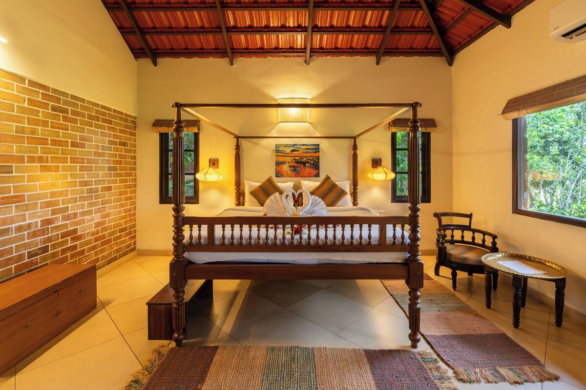 Lúxusherbergi með tvíbreiðu rúmi - 1 stórt tvíbreitt rúm | Skrifborð, vinnuaðstaða fyrir fartölvur, straujárn/strauborð