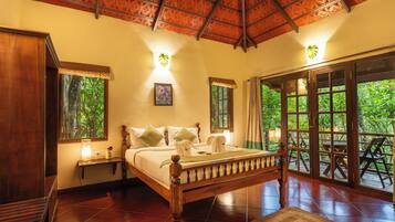 The Planters Chalet with Balcony-Garden View | Desk, laptop workspace, iron/ironing board, free WiFi