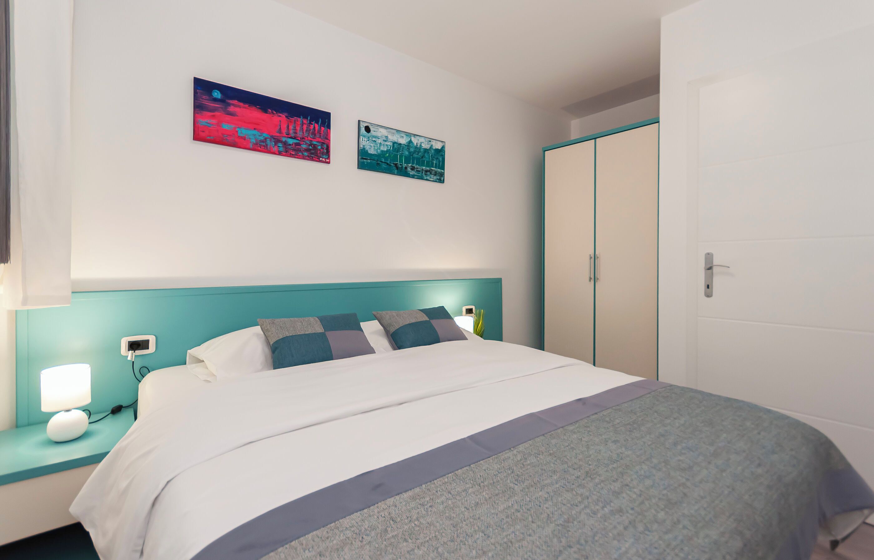 2 habitaciones, tabla de planchar con plancha y wifi gratis 