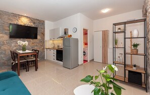Apartment (A1) | Private kitchen | Fridge, oven, stovetop, espresso maker