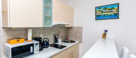 Studio (A3) | Private kitchen