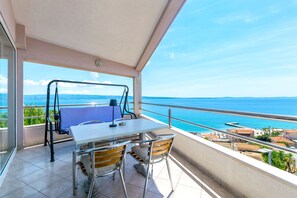 Apartment (A1) | Terrace/patio - Apartments Sunset (Podstrana)