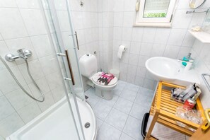 Apartment (A1) | Bathroom | Shower