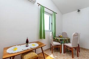 Studio (A1) | Private kitchen - Apartments Andi (Omis)