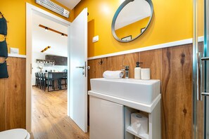 Villa | Bathroom